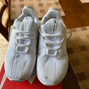 Women’s Nike Air Max Motion 2